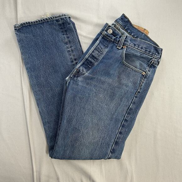 Levis Jeans Mens 34x32 (Fits 32x31) Blue 501 Straight Button Fly American Denim - Picture 1 of 11